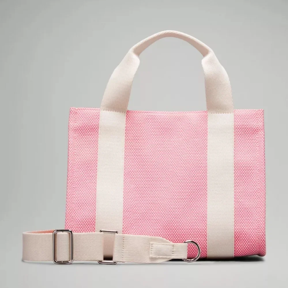 Lululemon mini tote Exclusive Australia Released ONLY PINK - Picture 2 of 13
